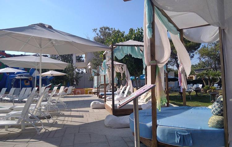 Marzi Beach And Bungalows Hotel Kokkonion Ngoại thất bức ảnh