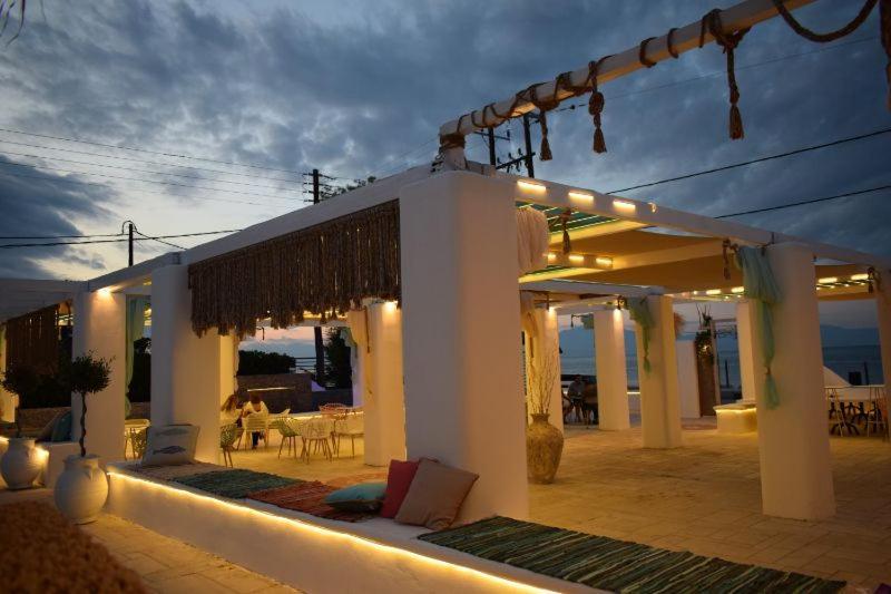Marzi Beach And Bungalows Hotel Kokkonion Ngoại thất bức ảnh