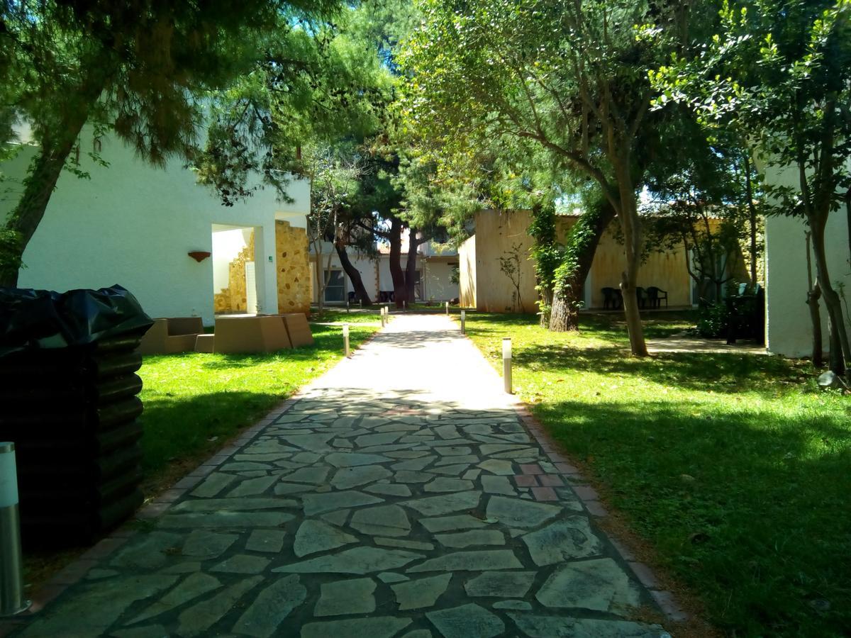 Marzi Beach And Bungalows Hotel Kokkonion Ngoại thất bức ảnh