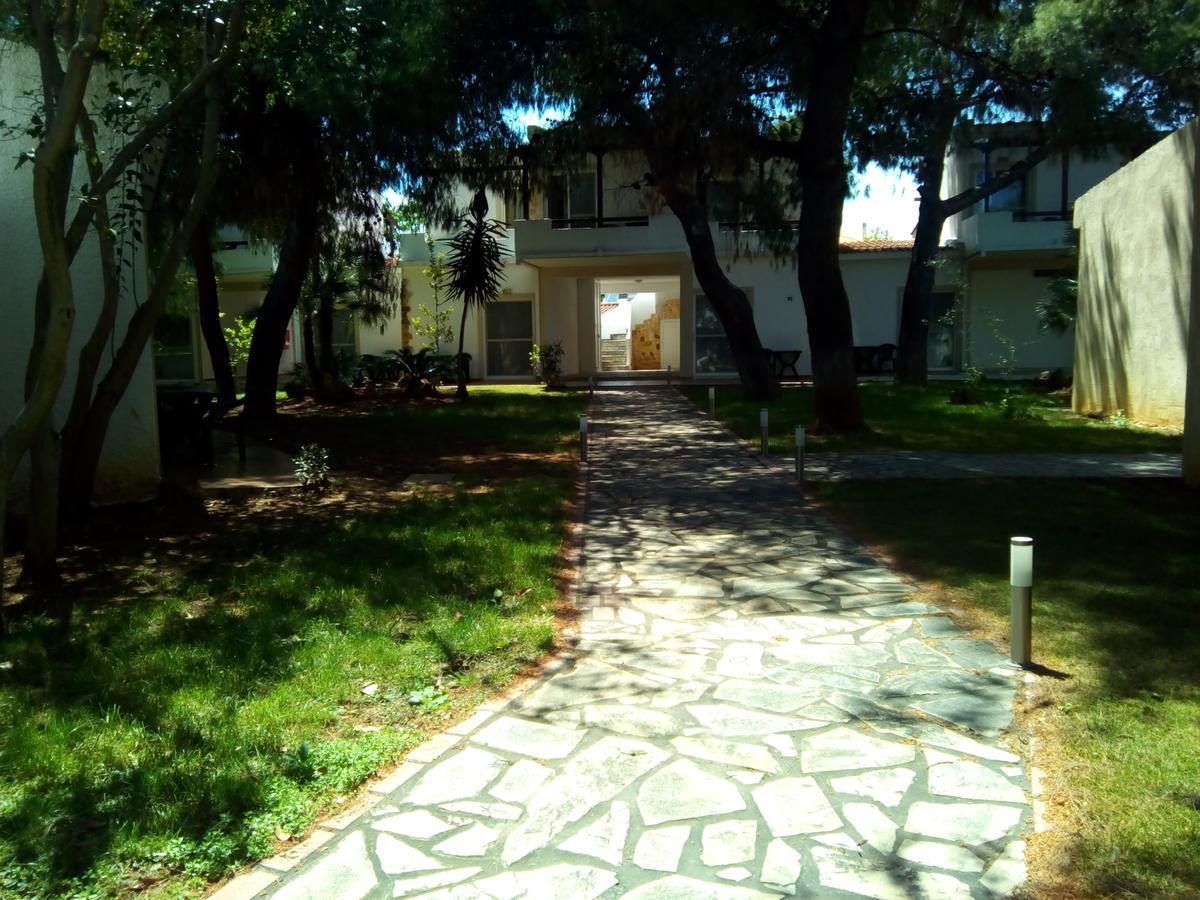 Marzi Beach And Bungalows Hotel Kokkonion Ngoại thất bức ảnh
