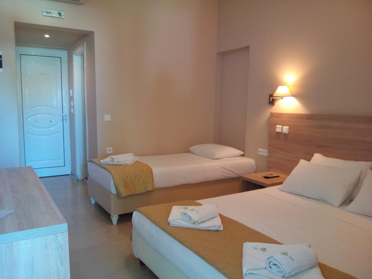 Marzi Beach And Bungalows Hotel Kokkonion Ngoại thất bức ảnh