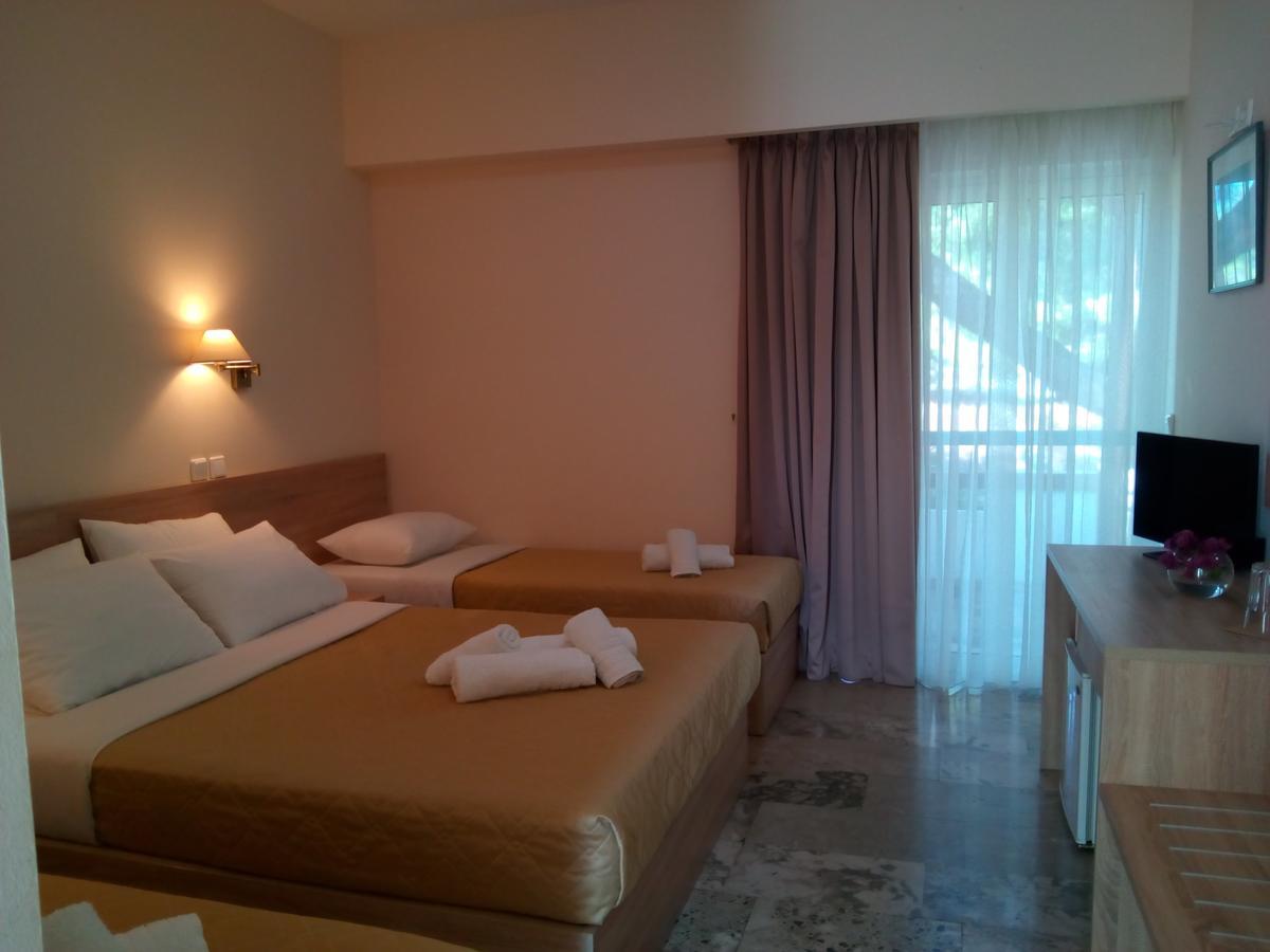 Marzi Beach And Bungalows Hotel Kokkonion Ngoại thất bức ảnh